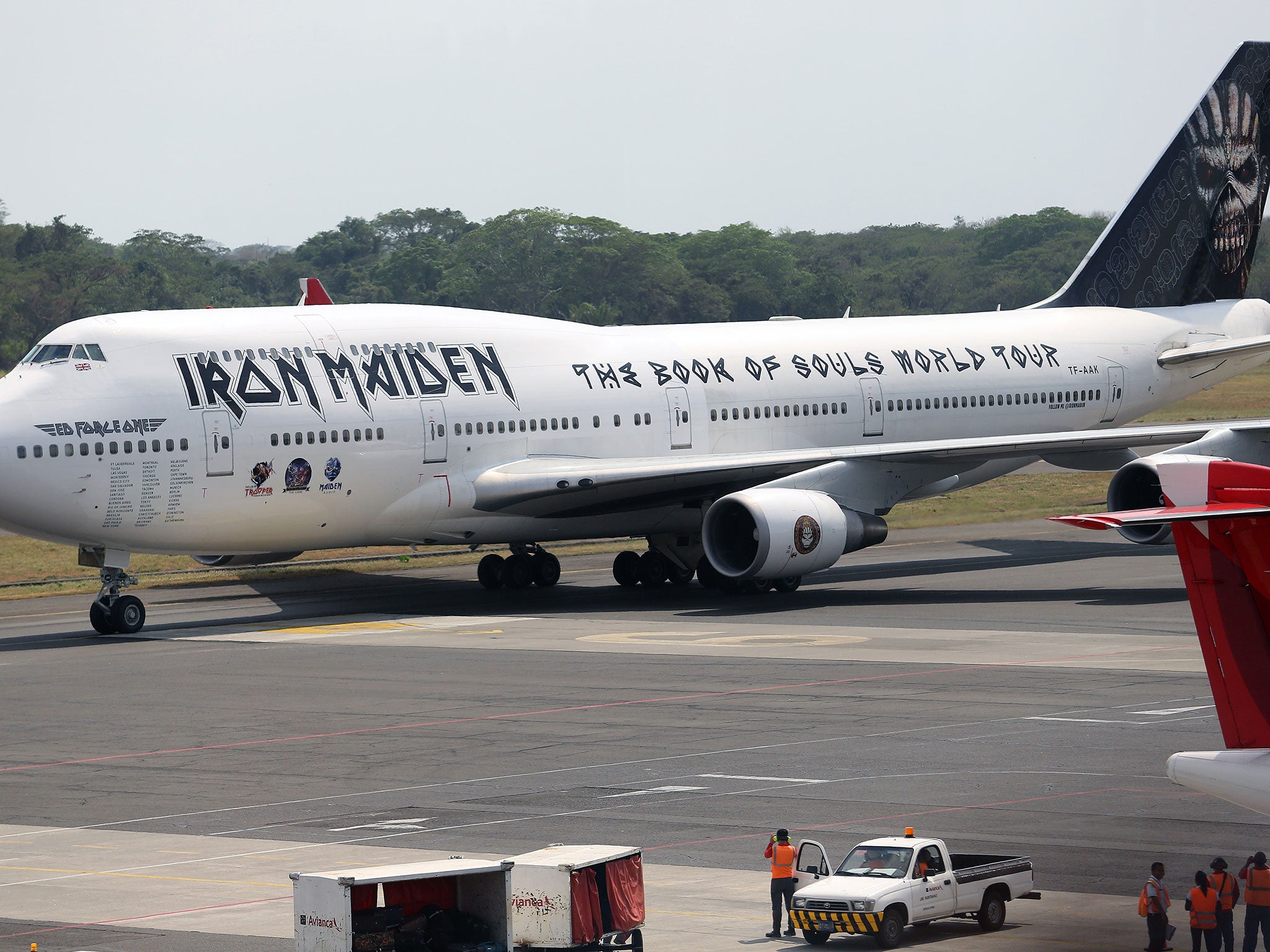 Iron-Maiden-plane3.jpg